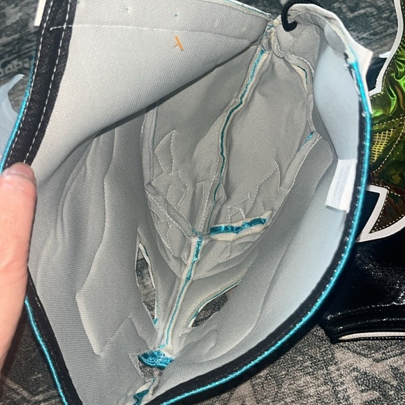 Gold and Black Wrestling Mask Set - Picture 6 of 7